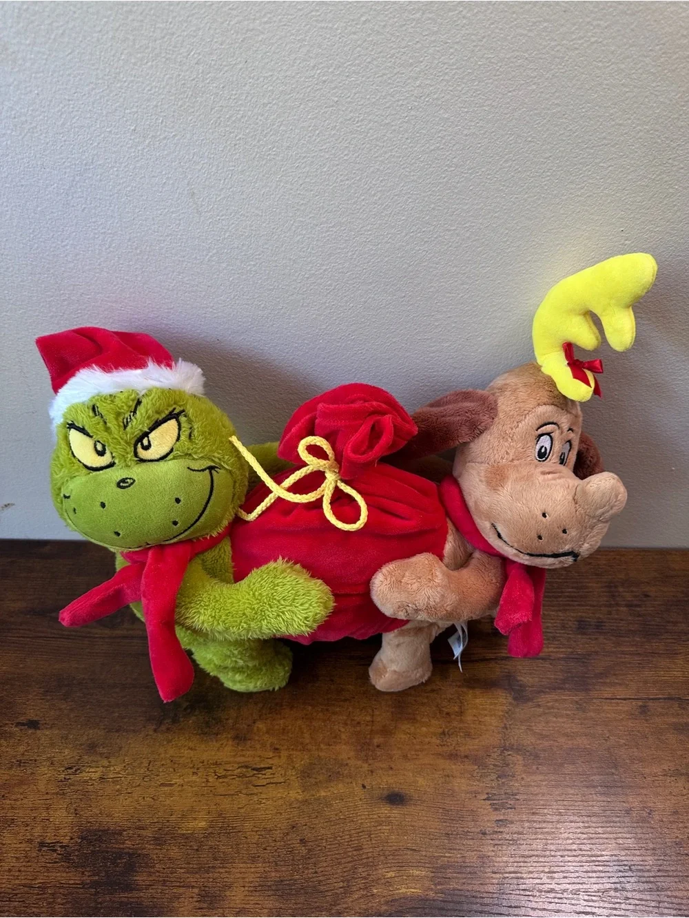 Grinch Max Animated Plush Singing Walking Moving Toy Sack Christmas Ruz Dr Seuss